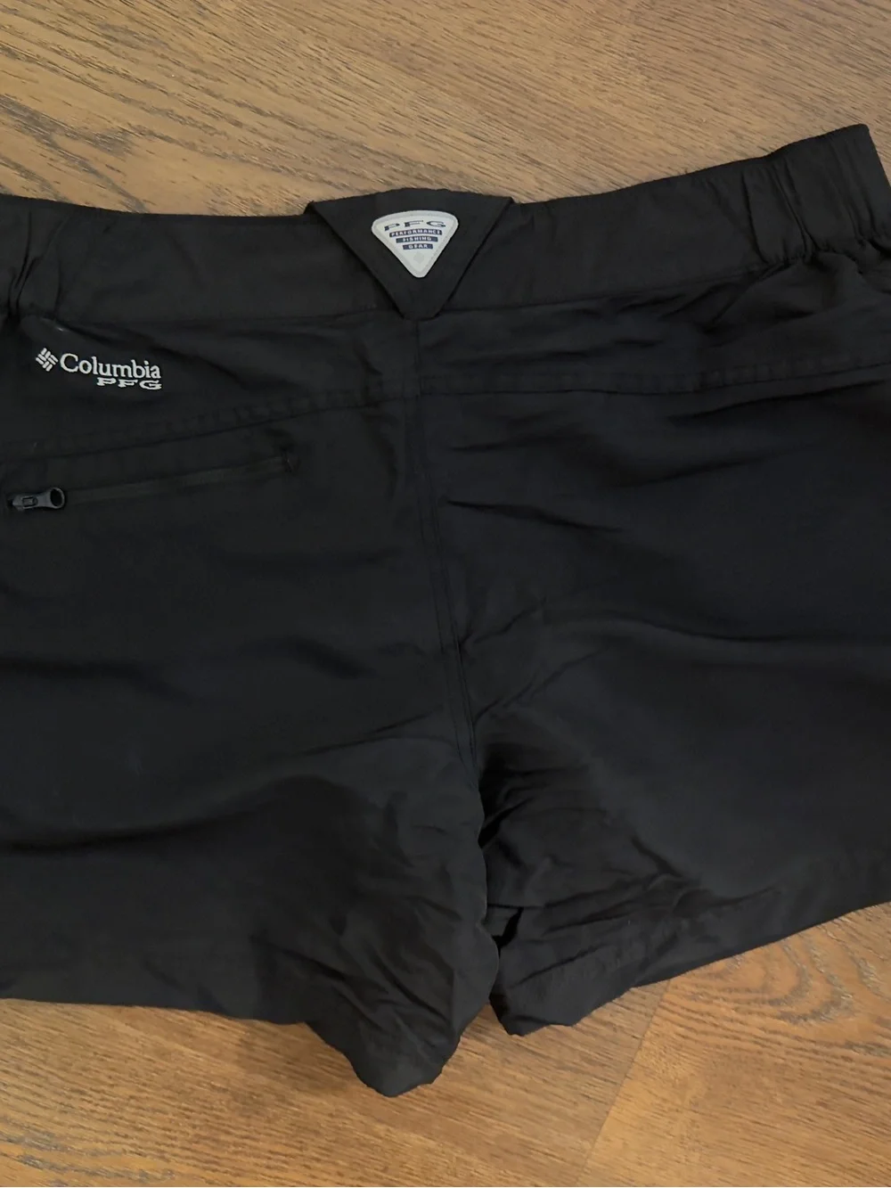 Columbia Black Women's Shorts size L Omni SHADE